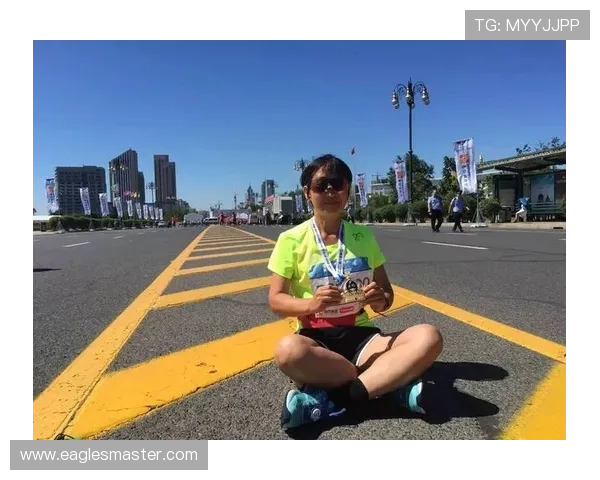 61岁24823刷新全马纪录