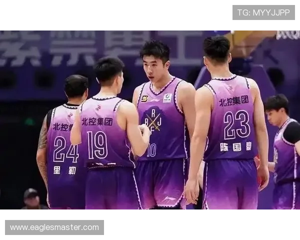 [CBA]三箭齐发 深圳男篮大胜北控男篮.